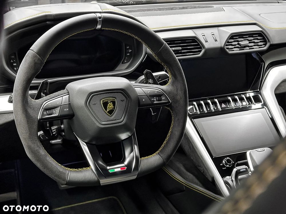 Lamborghini Urus - 3