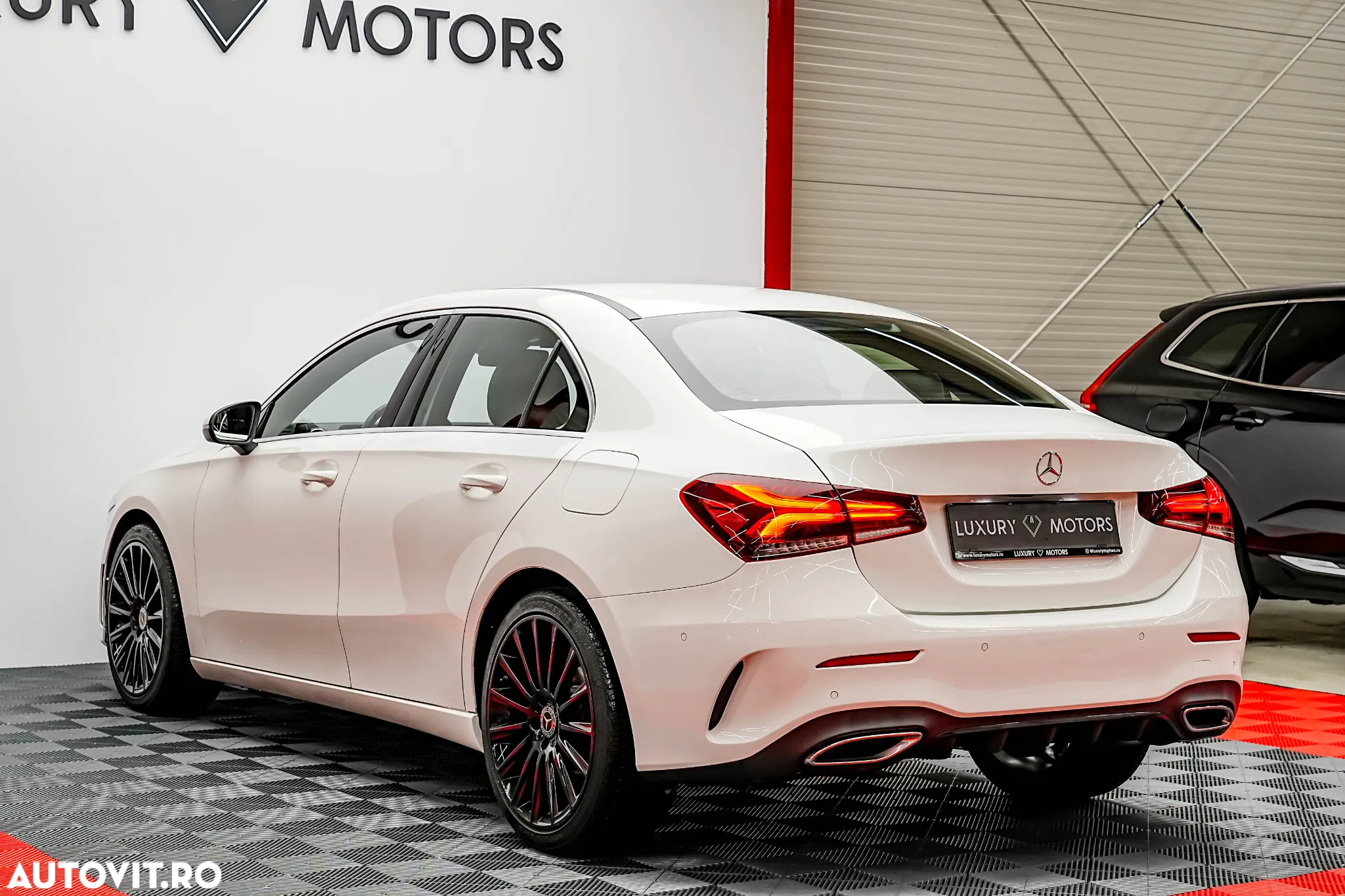 Mercedes-Benz A 180 d 7G-DCT AMG Line - 12