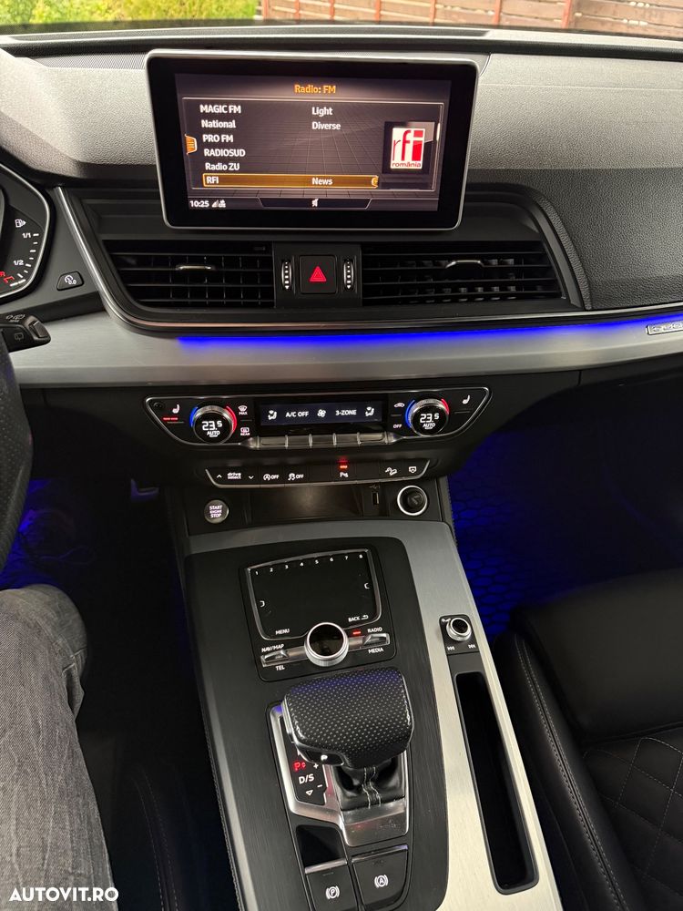 Audi Q5 2.0 40 TDI quattro S tronic Design - 21