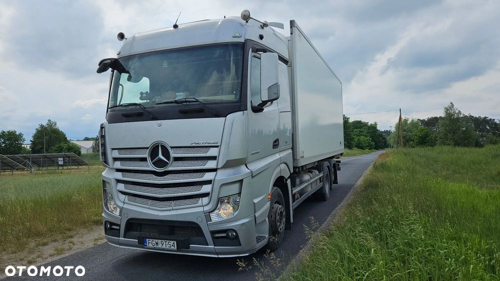 Mercedes-Benz Actros - 1