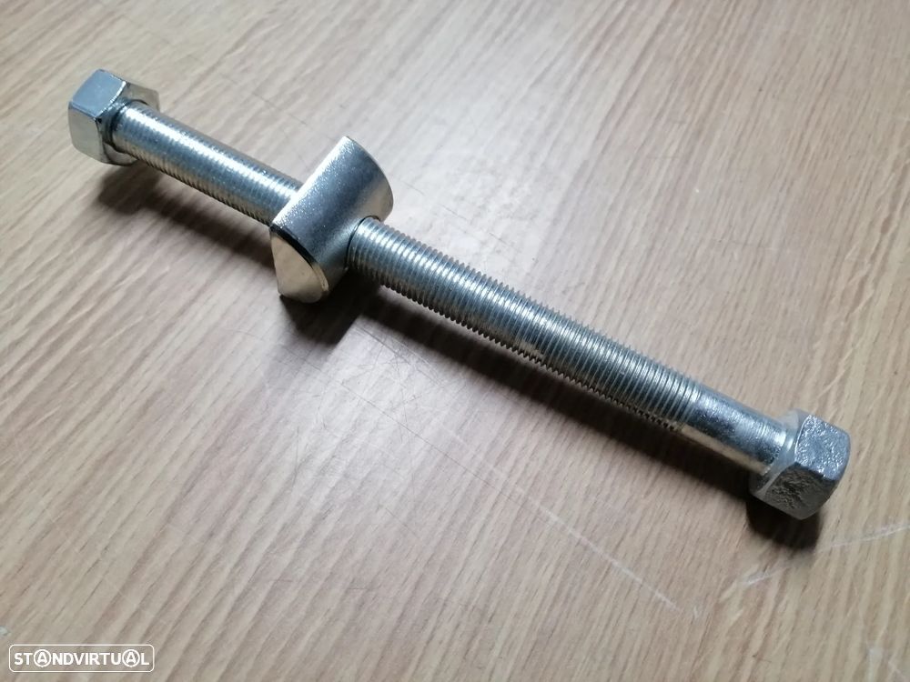 Parafuso Perno da barra torção Hyundai H1 - 1