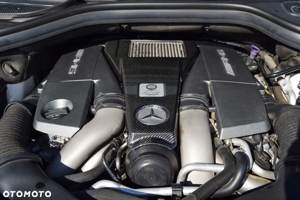 Mercedes-Benz ML 63 AMG 4Matic AMG SPEEDSHIFT 7G-TRONIC AMG Performance Package - 34