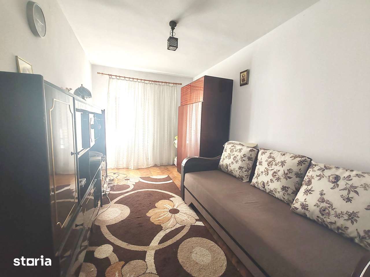 Apartament 3 camere Razboieni, etaj 3/4, confort 1, centrala termica — fotografia 3