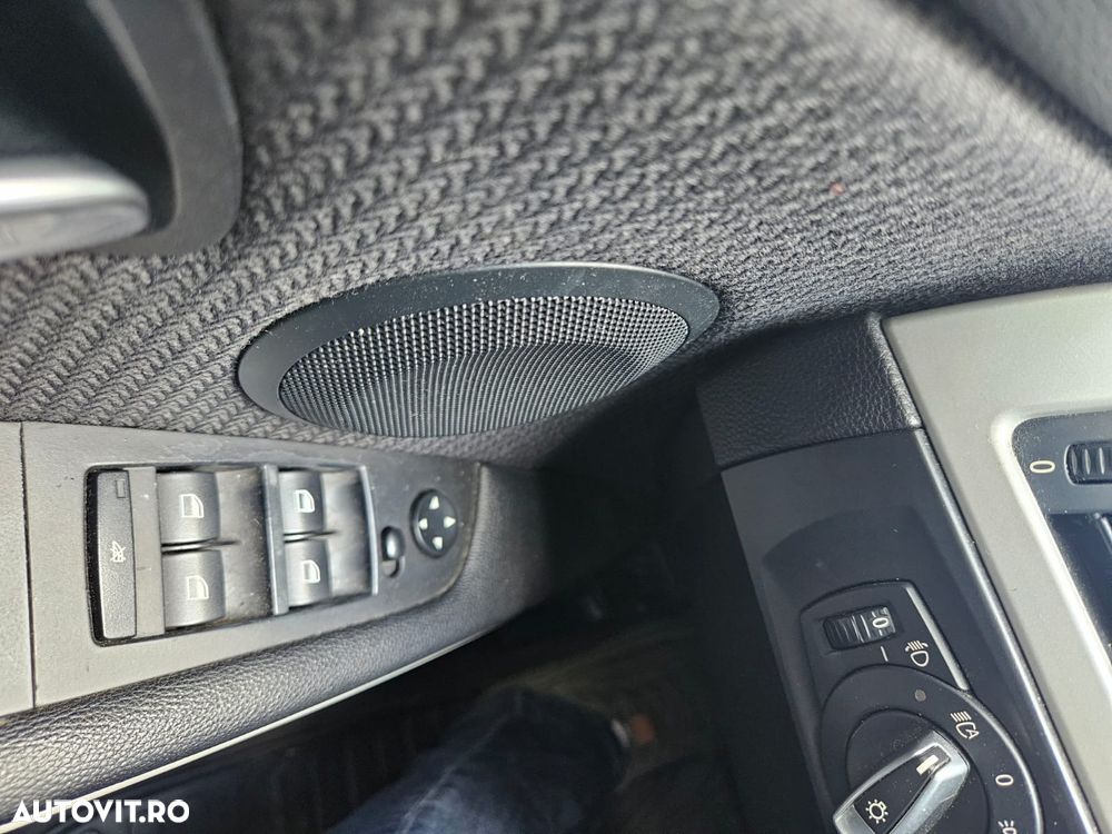 BMW Seria 3 318d DPF Aut. - 12