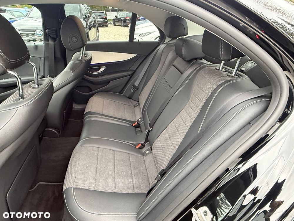 Mercedes-Benz Klasa E 220 d 4-Matic Avantgarde - 28
