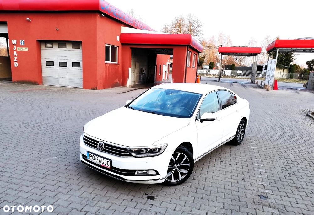 Volkswagen Passat - 1