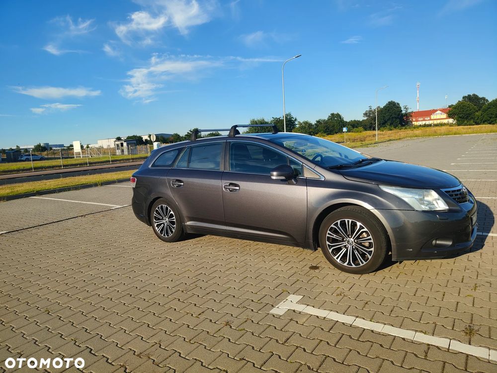 Toyota Avensis 2.0 Sol plus - 8