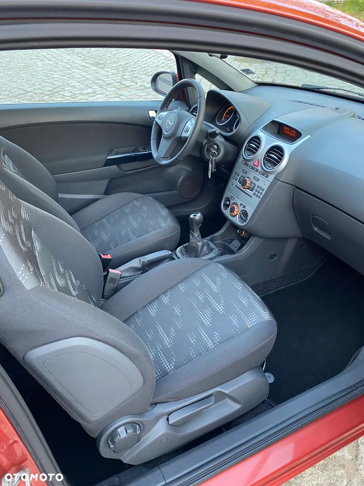 Opel Corsa 1.4 16V Satellite - 19