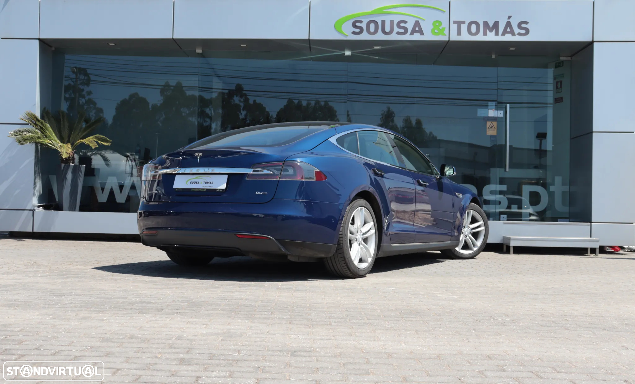 Tesla Model S 90D - 4