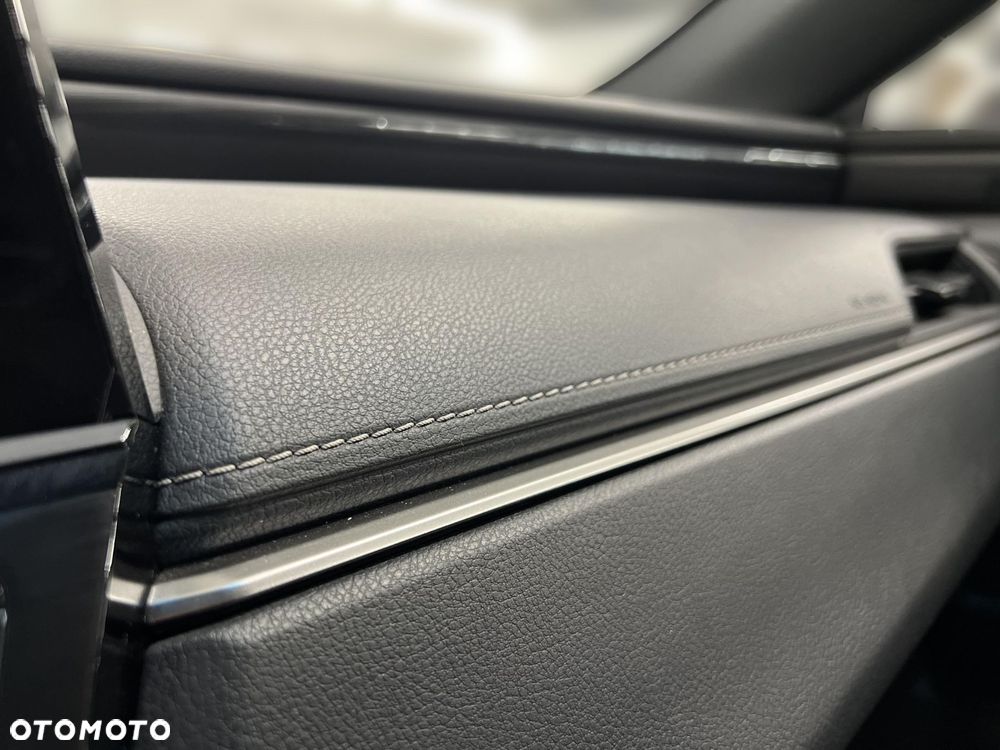 Lexus ES 300h Business Edition - 32