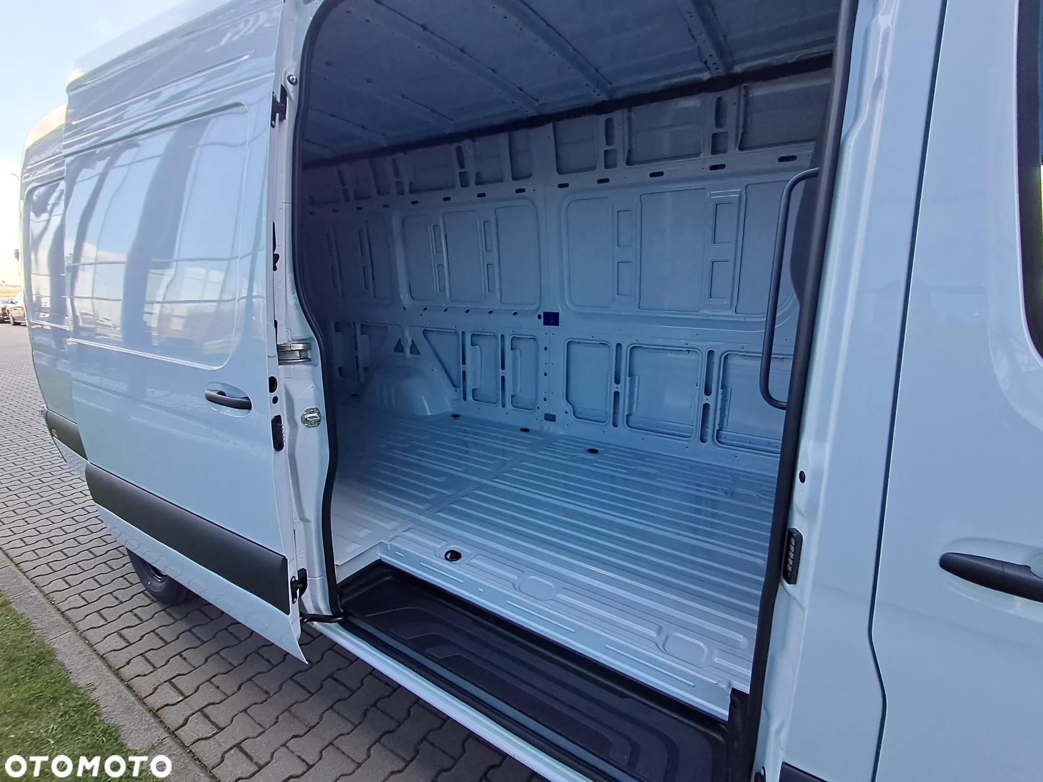 Mercedes-Benz Sprinter 317 CDI Furgon PRO długi 4325 mm L3H2 - 13