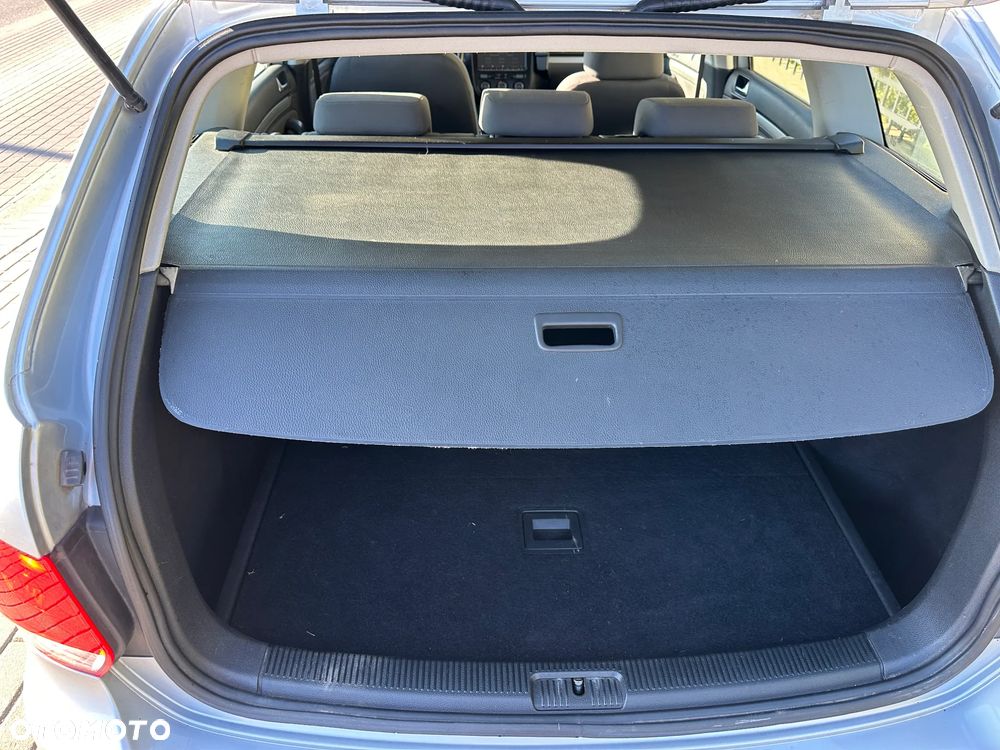 Volkswagen Golf 1.9 TDI DPF Comfortline - 8