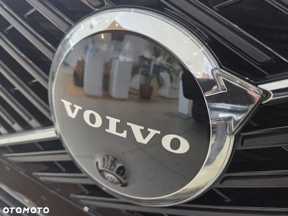 Volvo XC 60 B5 B AWD Ultimate Dark - 39