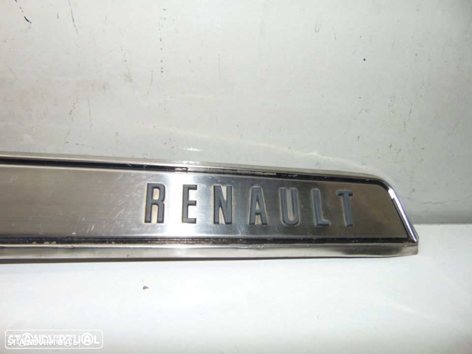 Renault antigo - friso de trás - 4