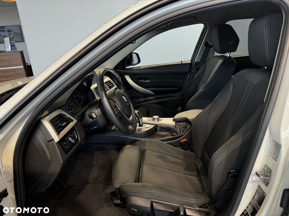 BMW Seria 3 - 16
