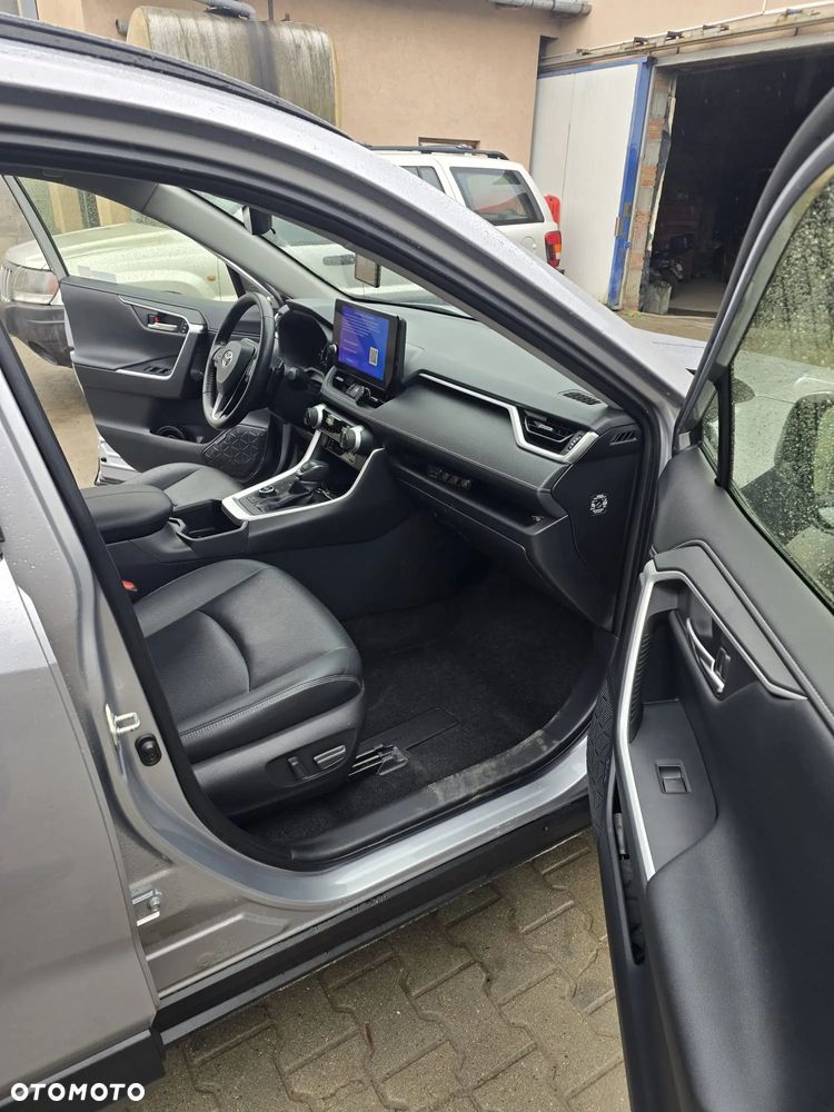 Toyota RAV4 - 8