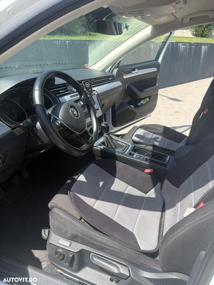 Volkswagen Passat 2.0 TDI (BlueMotion Technology) Comfortline - 20
