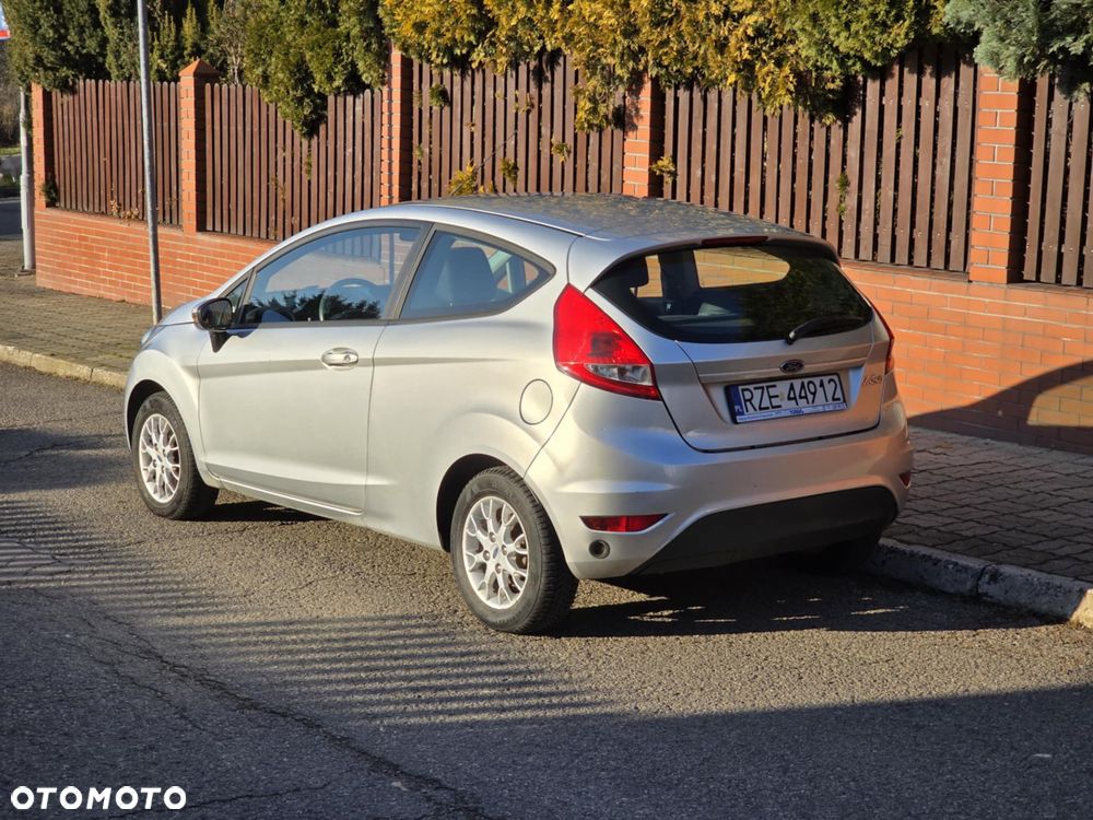 Ford Fiesta 1.25 Celebration - 3