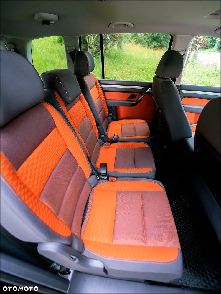 Volkswagen Touran - 35