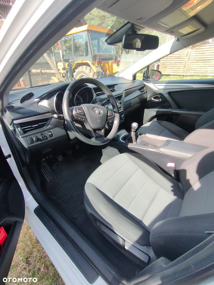 Toyota Avensis 1.8 Active - 7
