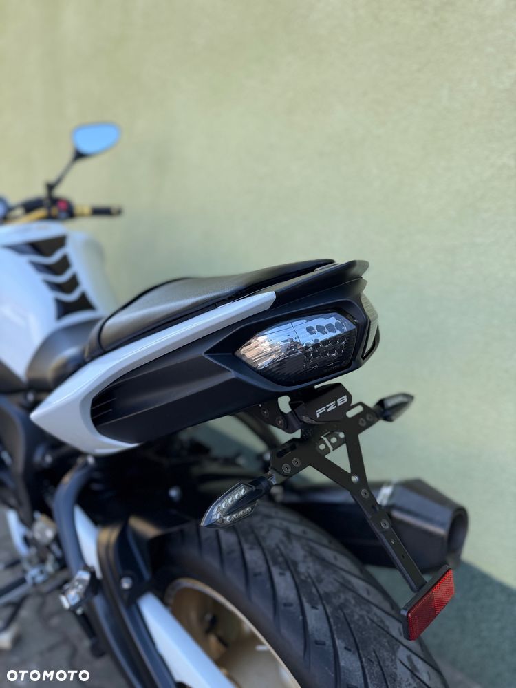Yamaha FZ8 - 21