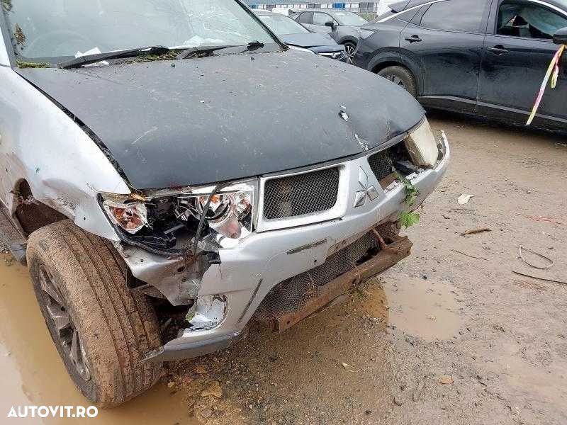 Dezmembrez Mitsubishi L200 2.5 Diesel 2011 - 9