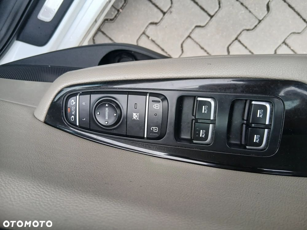 Kia Optima 1.7 CRDI XL DCT - 25