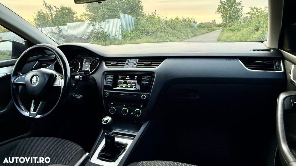 Skoda Octavia 1.6 TDI Active - 9