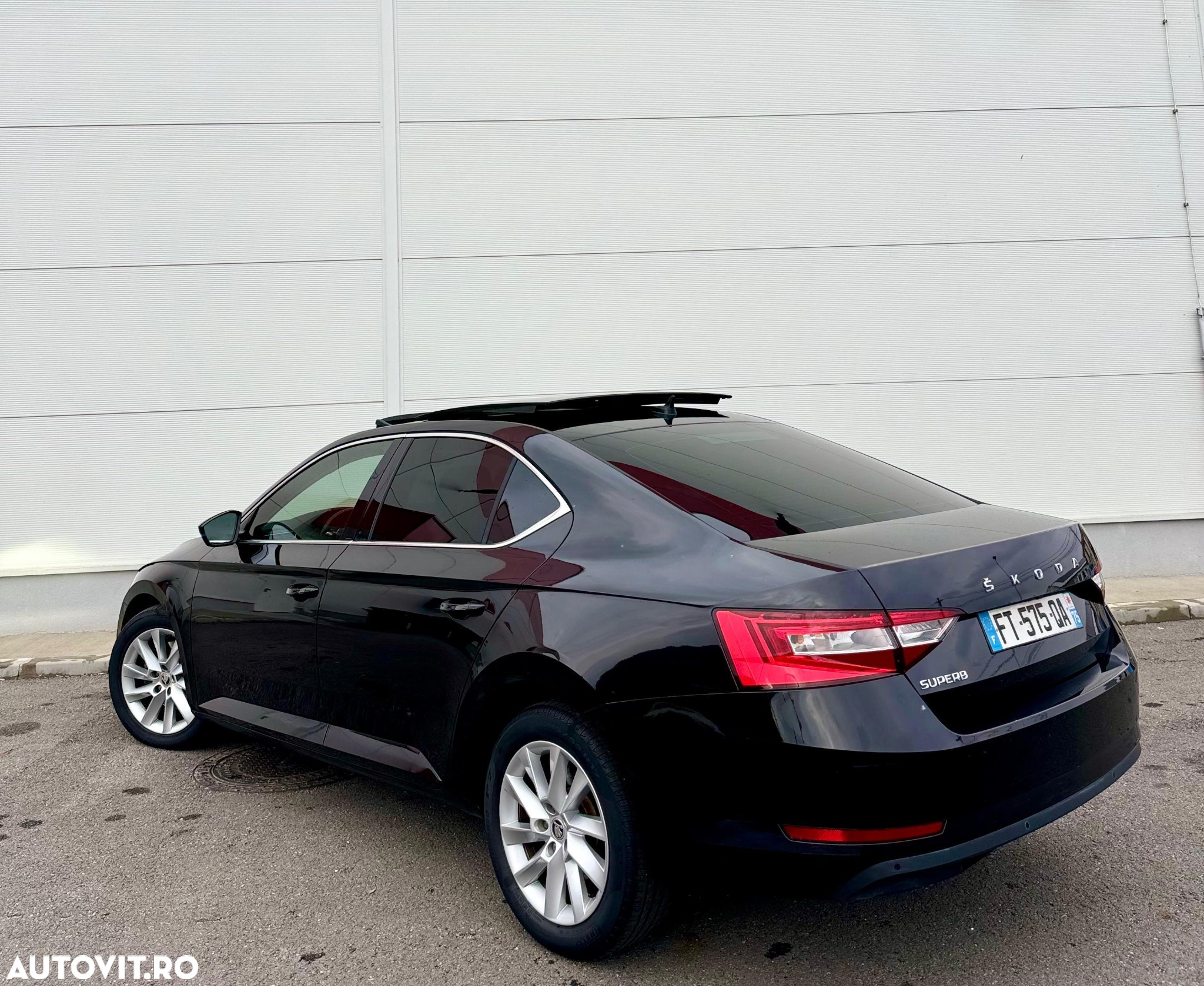 Skoda Superb 2.0 TDI DSG Ambition - 27