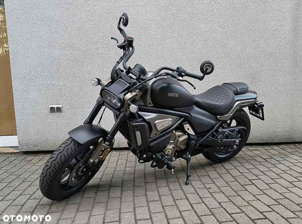 QJMOTOR SRV 700 - 8