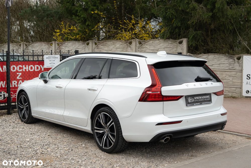Volvo V60 B3 B DKG Momentum Pro - 30