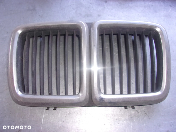 GRILL BMW E32 7