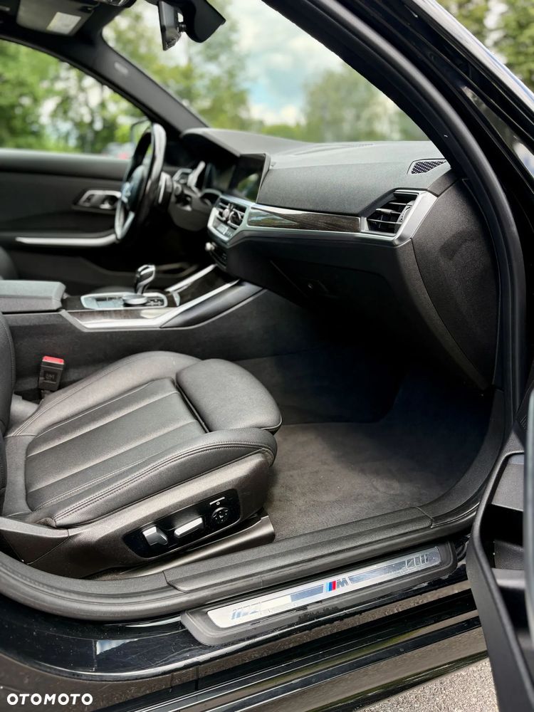 BMW Seria 3 330i M Sport sport - 10