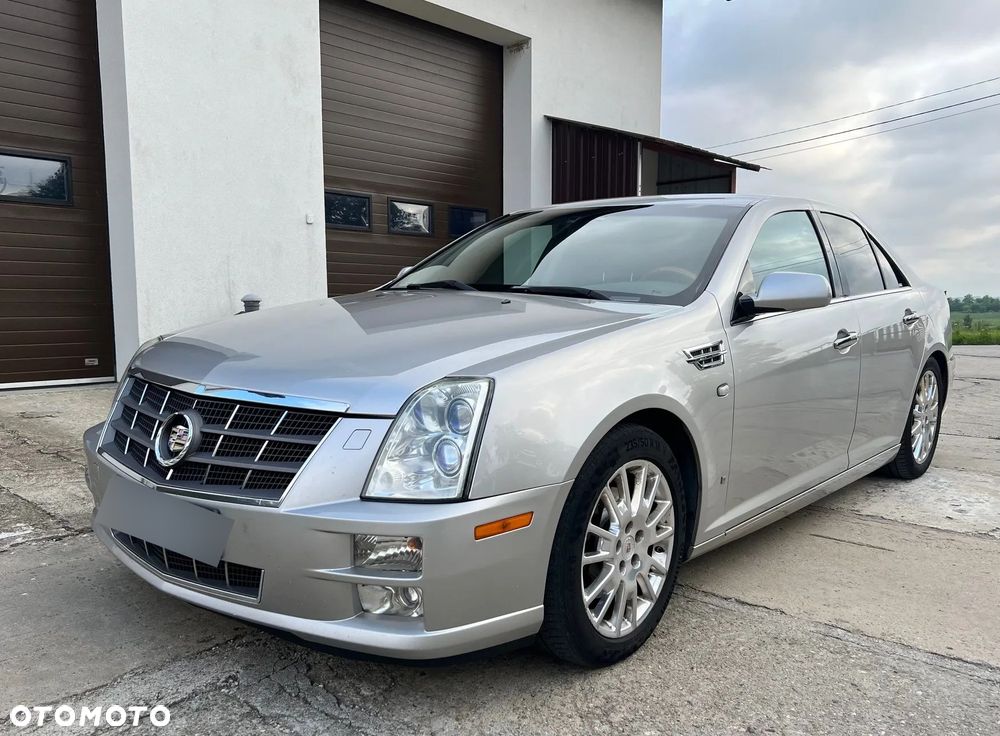 Cadillac STS - 1