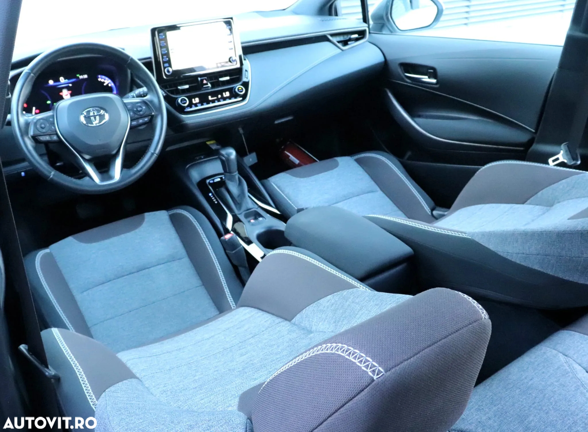 Toyota Corolla 1.8 HSD Exclusive - 19