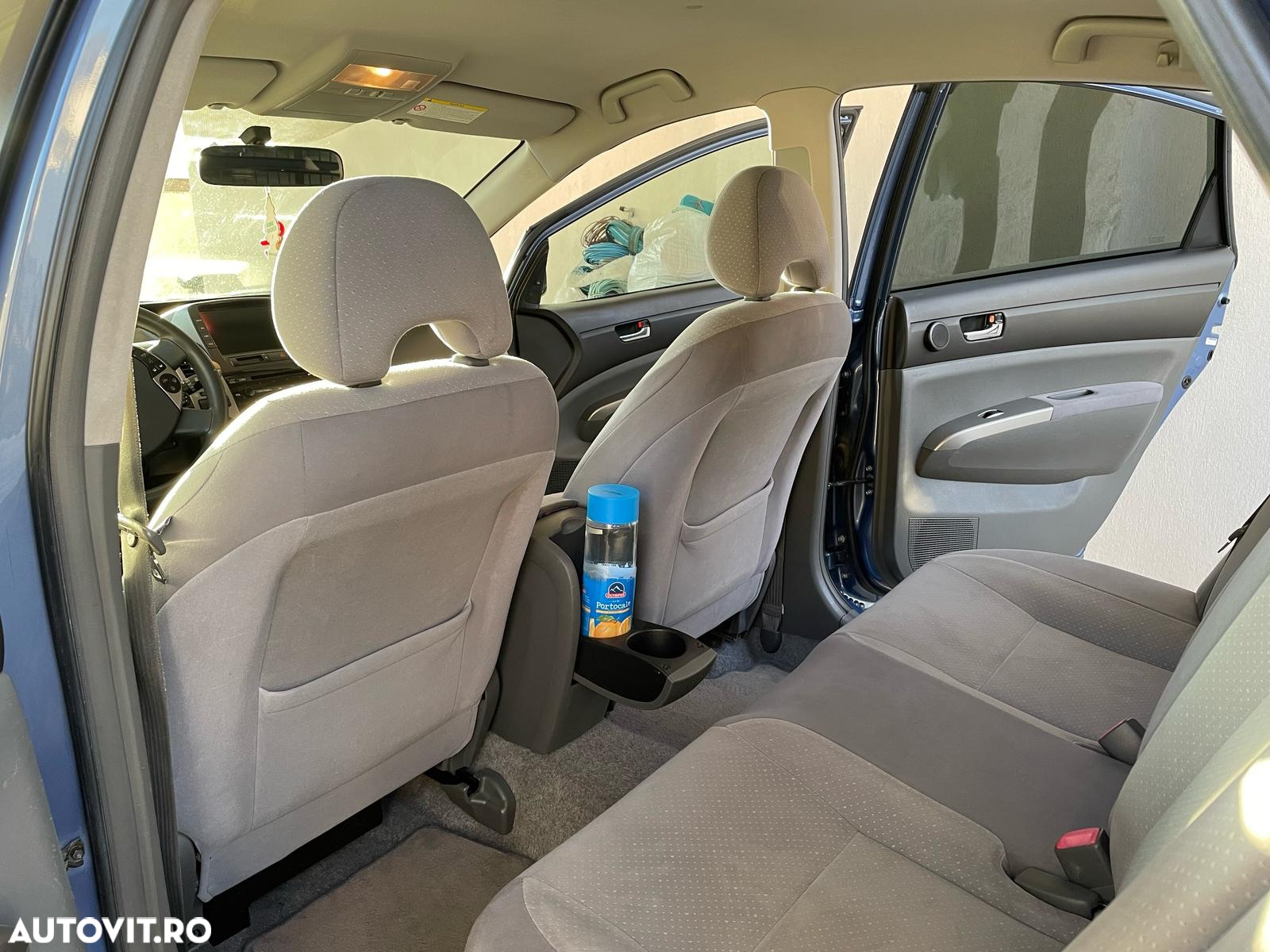 Toyota Prius - 5
