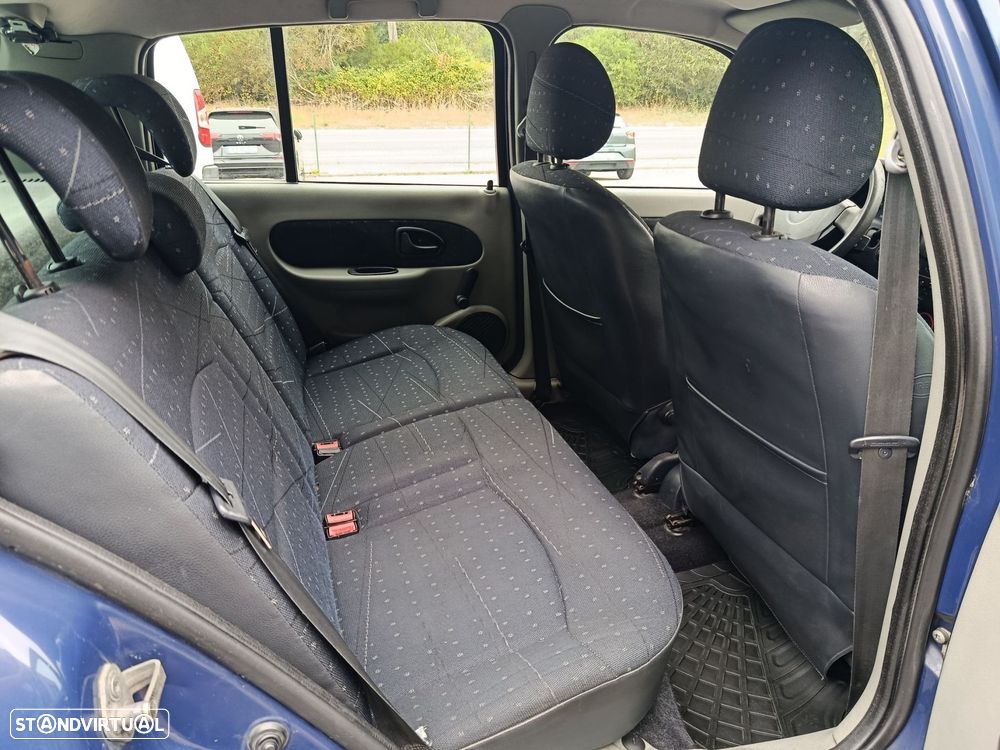 Renault Clio 1.5 dCi Expression - 29