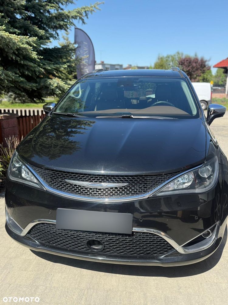 Chrysler Pacifica - 1