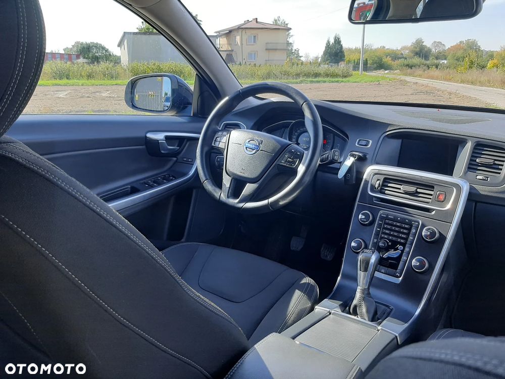 Volvo V60 D3 Momentum - 23