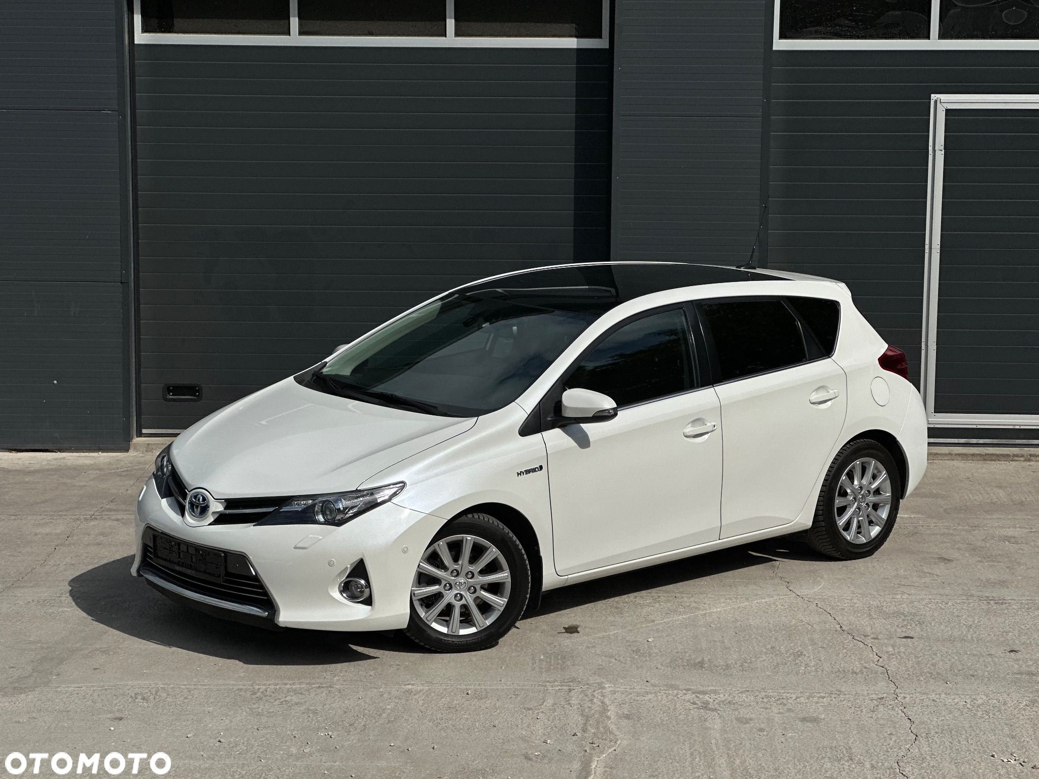 Toyota Auris 1.8 HSD Luna - 1