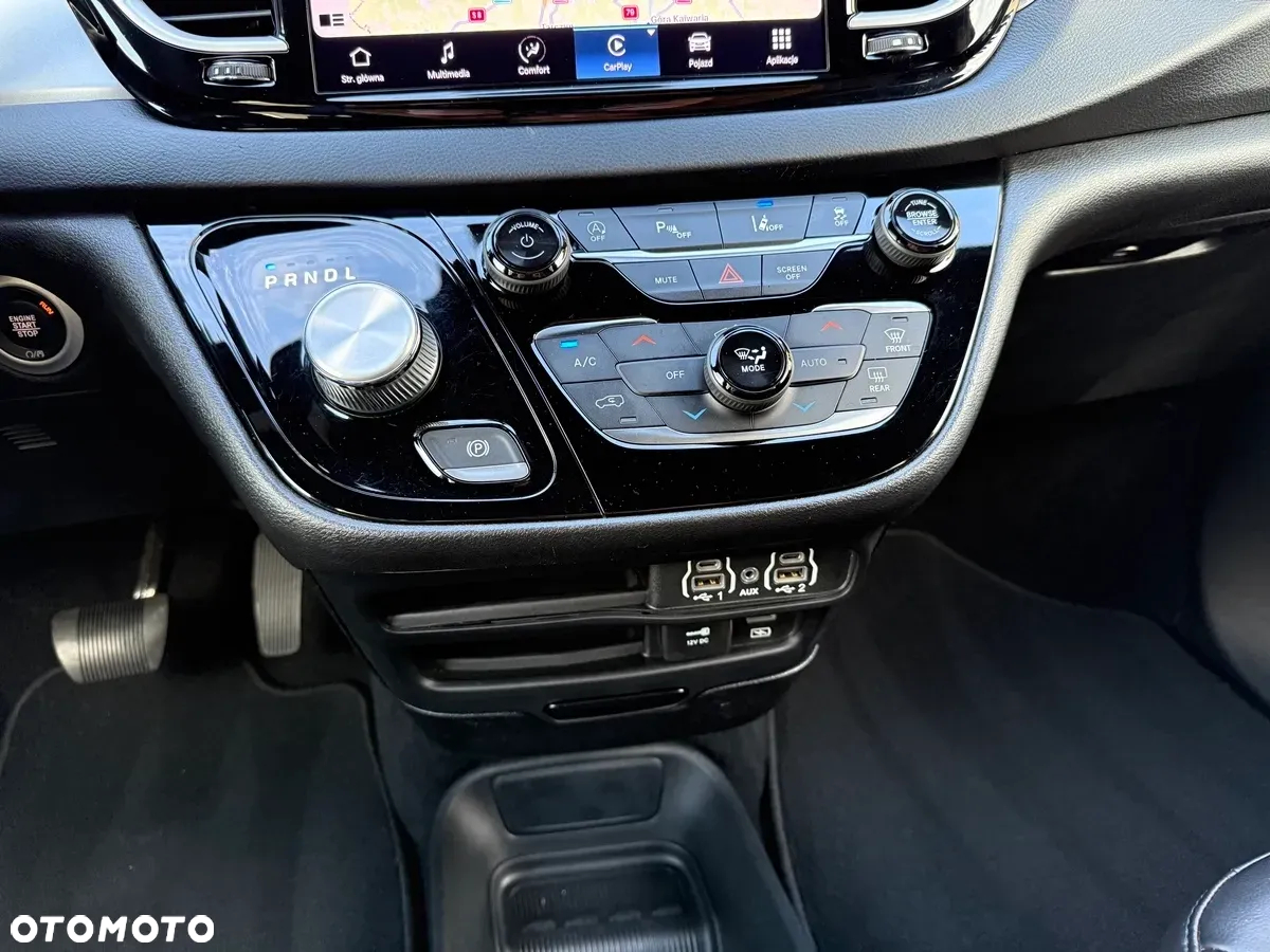Chrysler Pacifica - 27