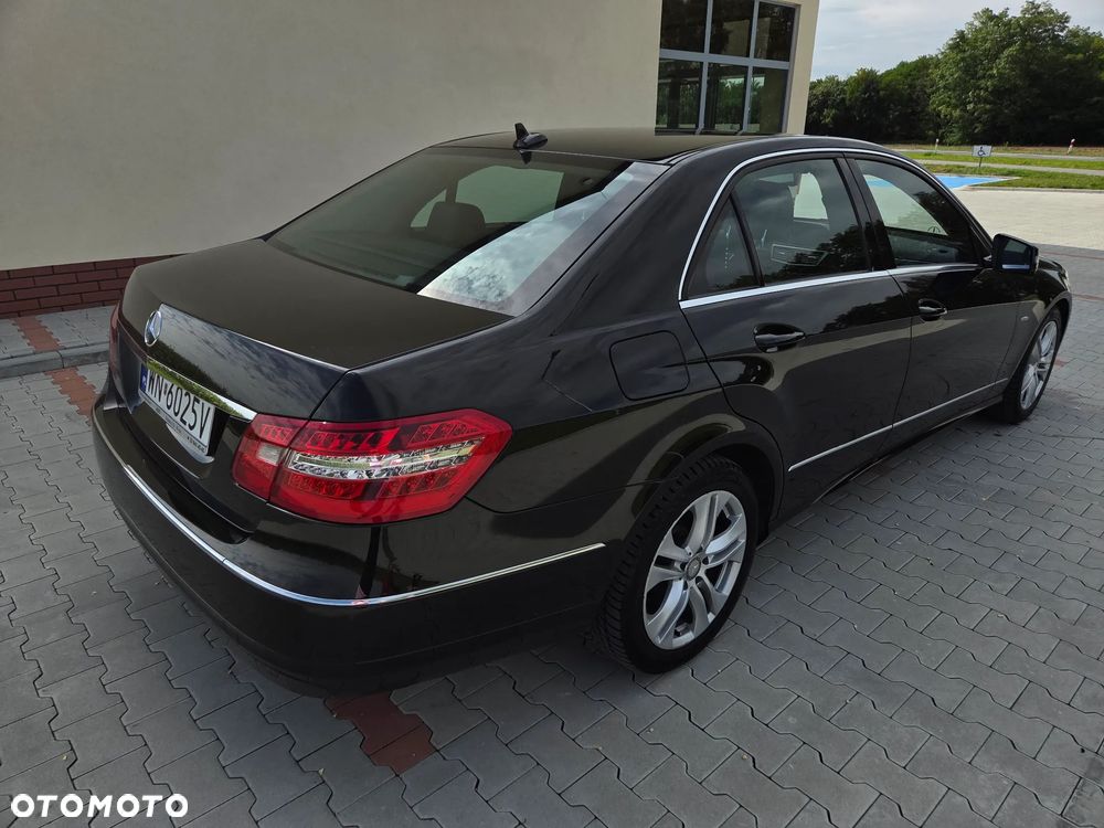 Mercedes-Benz Klasa E 250 CGI BlueEff Avantgarde - 9