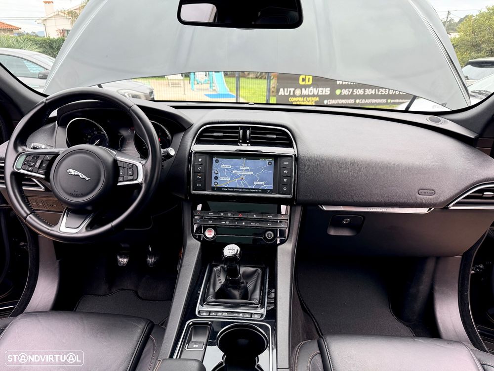 Jaguar F-Pace 2.0 i4D Prestige - 52