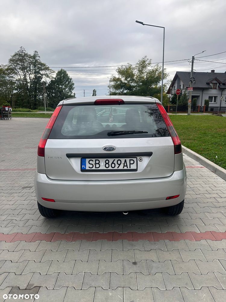 Ford Fiesta 1.3 Ambiente - 10