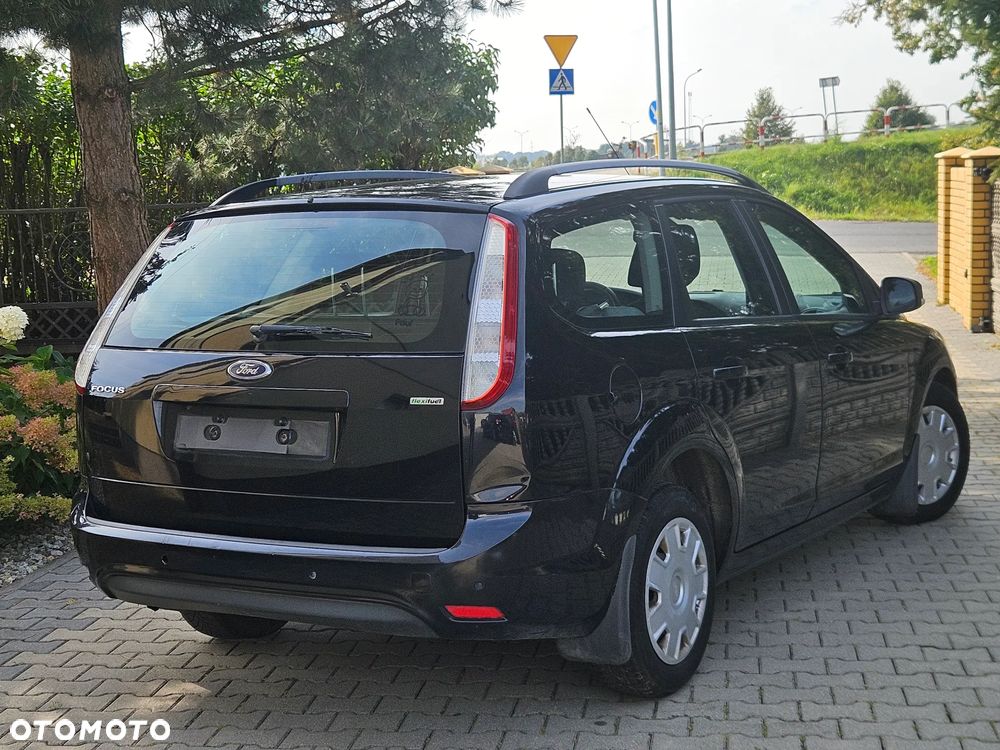 Ford Focus 1.8 FF Ambiente - 6