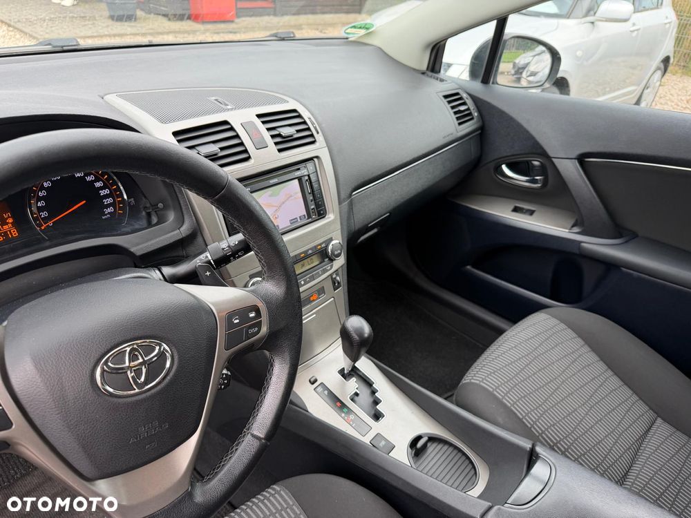 Toyota Avensis 2.2 D-4D Automatik Comfort - 10