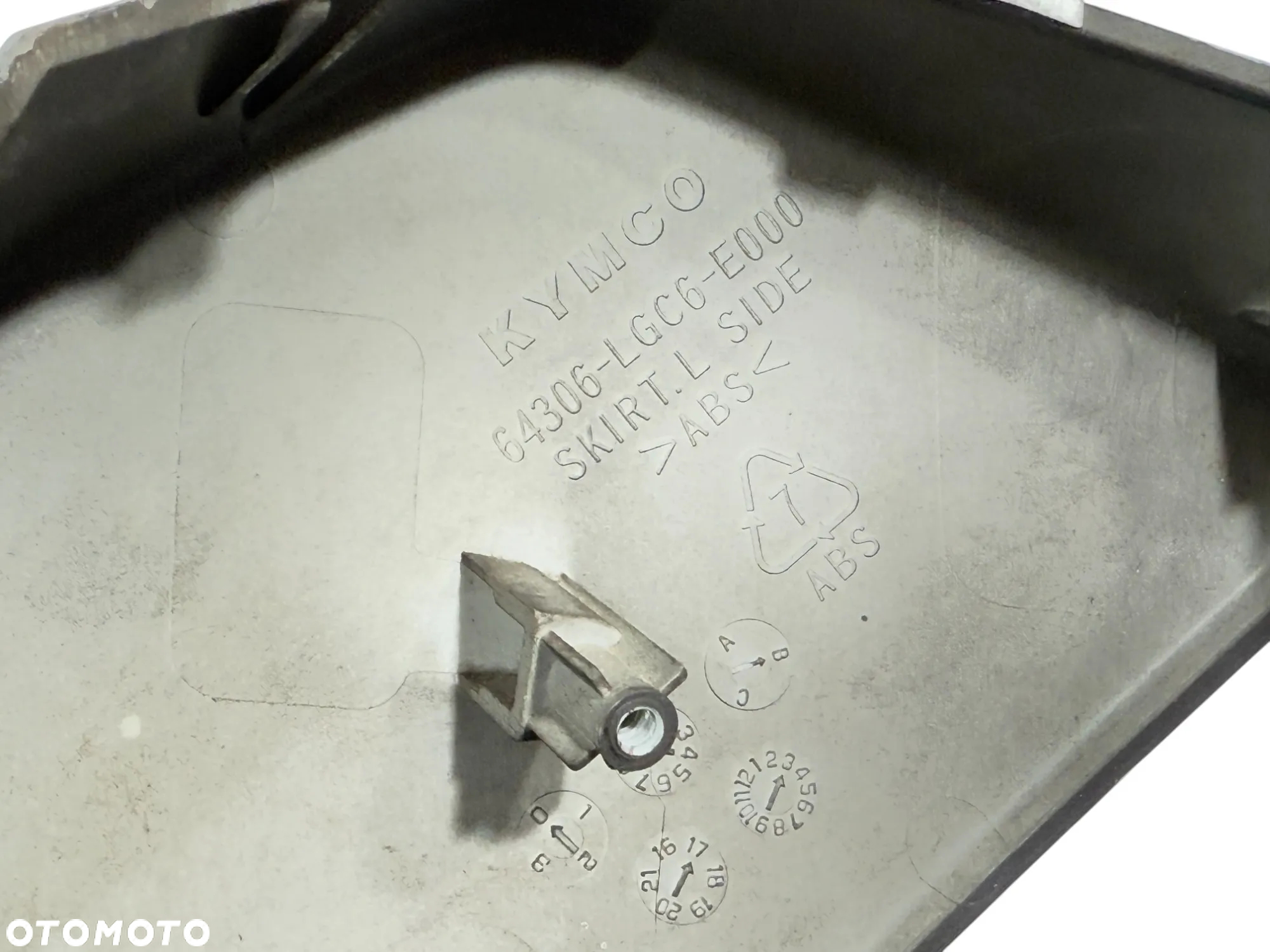 Wypełnienie przednie L  Kymco AK 550  16-21R - 7