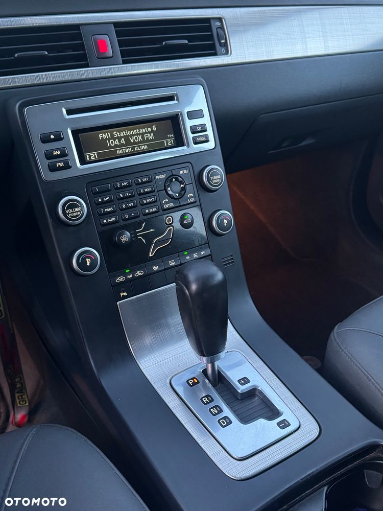 Volvo V70 D5 AWD Momentum - 10