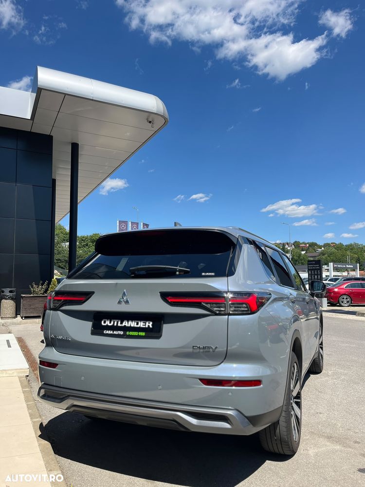 Mitsubishi Outlander 2.4 L 4X4 PHEV Intense - 4