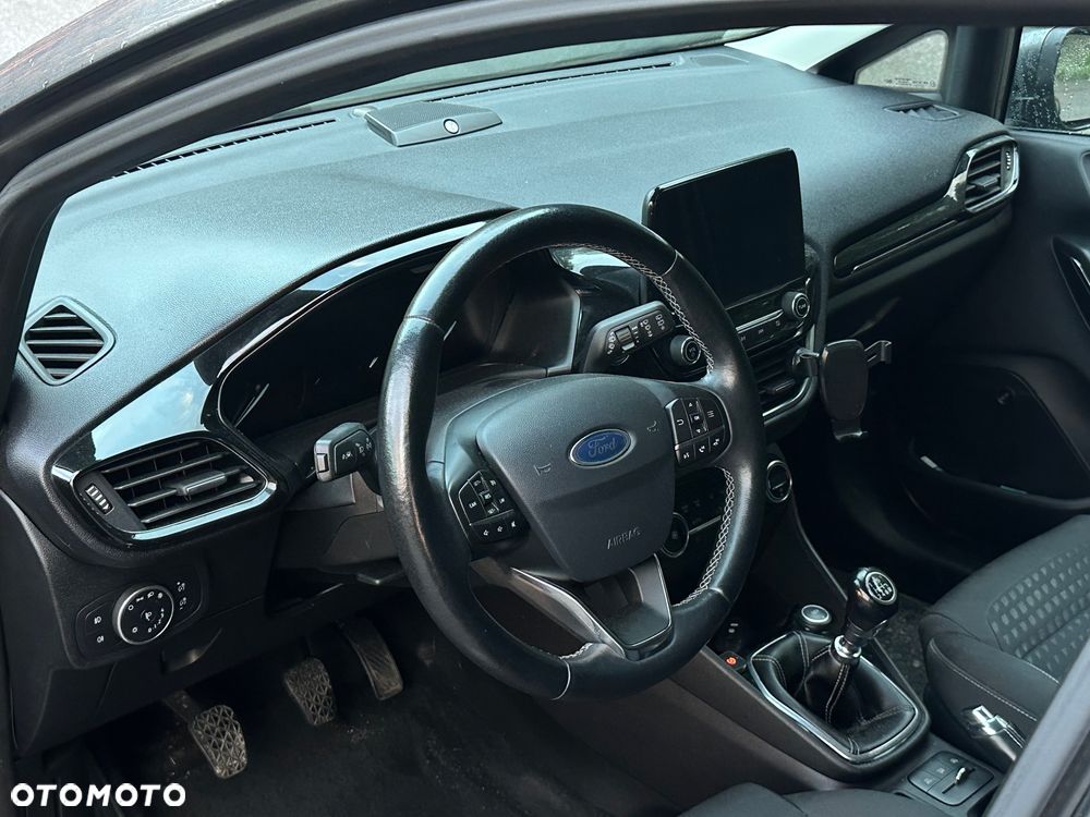 Ford Fiesta 1.0 EcoBoost S&S TITANIUM - 19